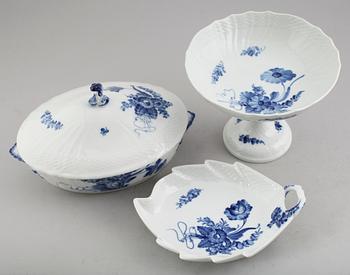SERVISPORSLIN, 5 delar, porslin, "Blå Blomst", Royal Copenhagen.