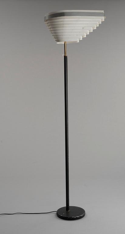 Alvar Aalto, GOLVLAMPA.