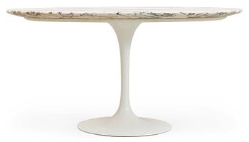 121. An Eero Saarinen 'Tulip' marble top sofa table, Knoll International, USA.