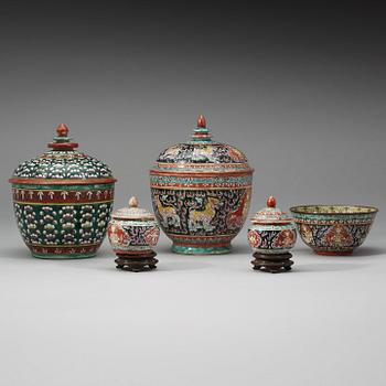 A group of Bencharong porcelain bowls, China for the Thai Market, Ayutthaya Period, 18th/19th Century.