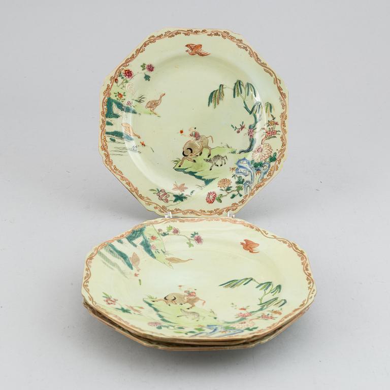 Six (4+2) famille rose export porcelain dishes, Qing dynasty, Qianlong (1736-95).
