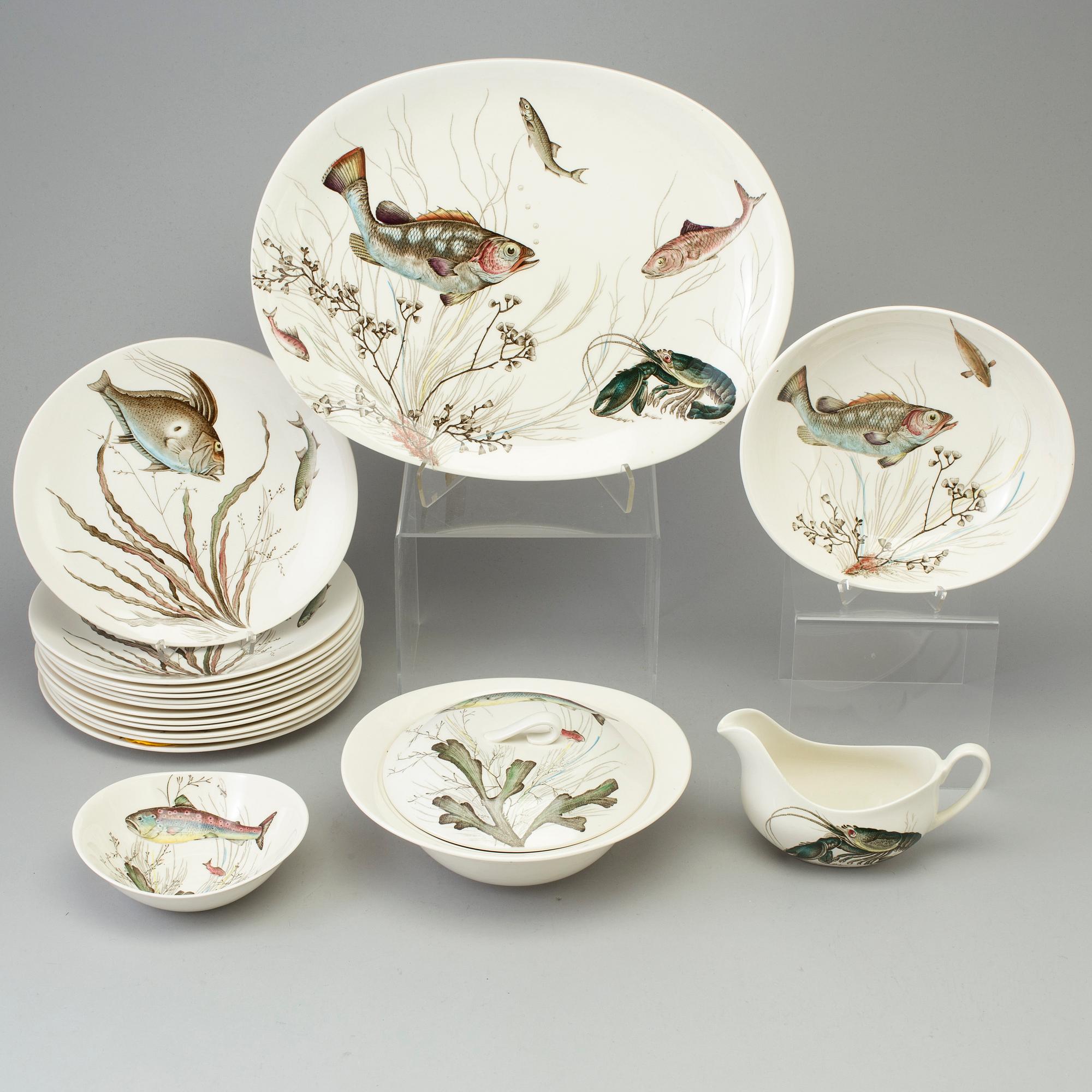SERVISDELAR, 17 st, flintgods, "Fish", Johnson Bros, England, 1900-talets andra hälft.