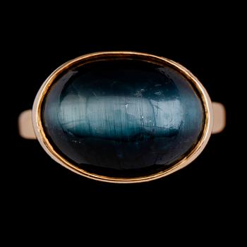 RING, 18 k guld, OC Stockholm 1976. Vikt 9,8 g.