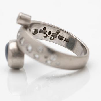 Evert Lindberg, 18K white gold ring with diamonds and opal triplet, Älvängen 2000.