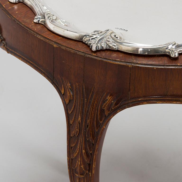 Brickbord, sterlingsilver och mahognyfaner, Mappin & Webb, London 1912, stommen av Paul Boman.