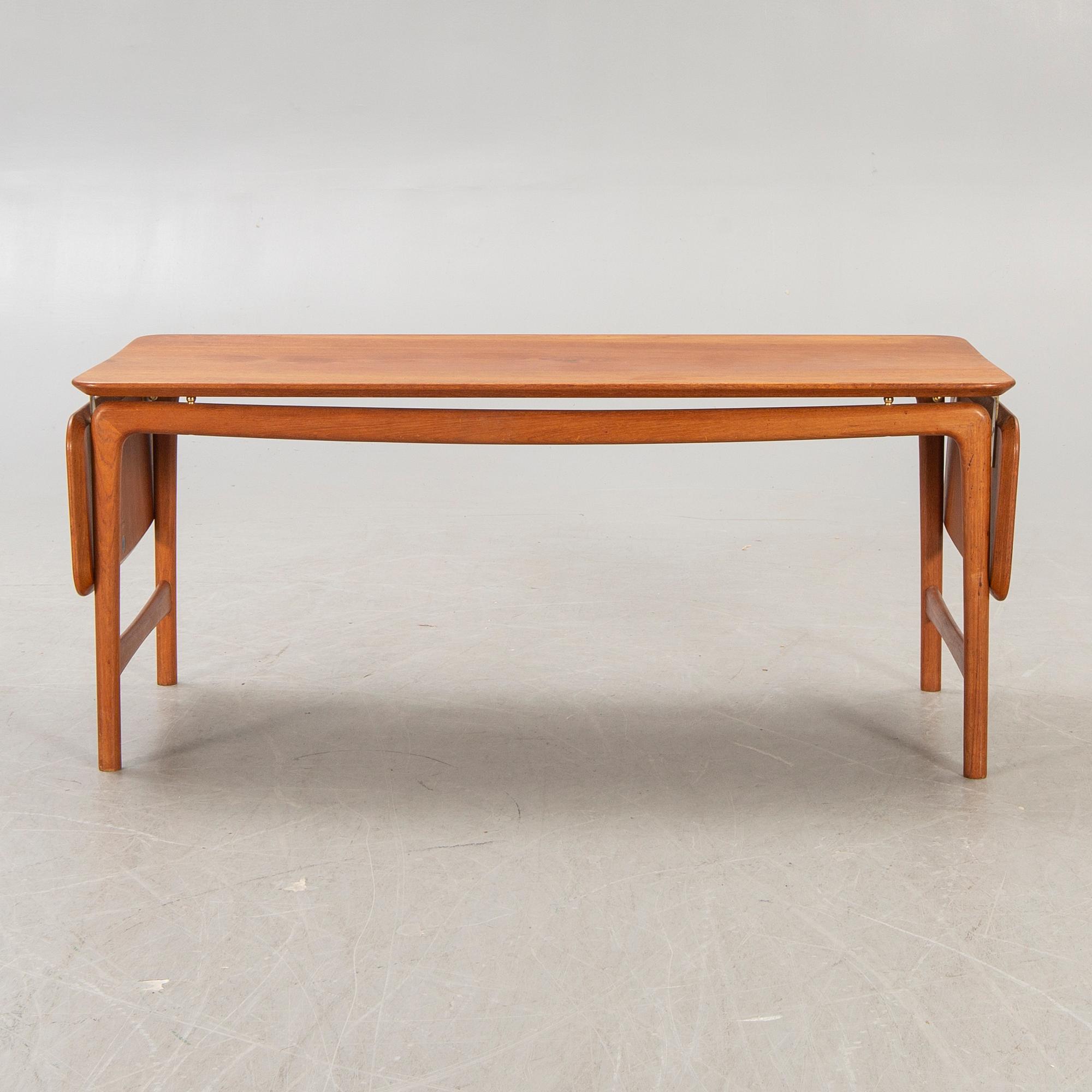 Peter Hvidt & Orla Mølgaard Nielsen,.