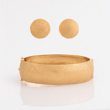 18K gold bangle and earrings, Atelje Te-Boon.