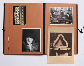 Björn Springfeldt's art library.