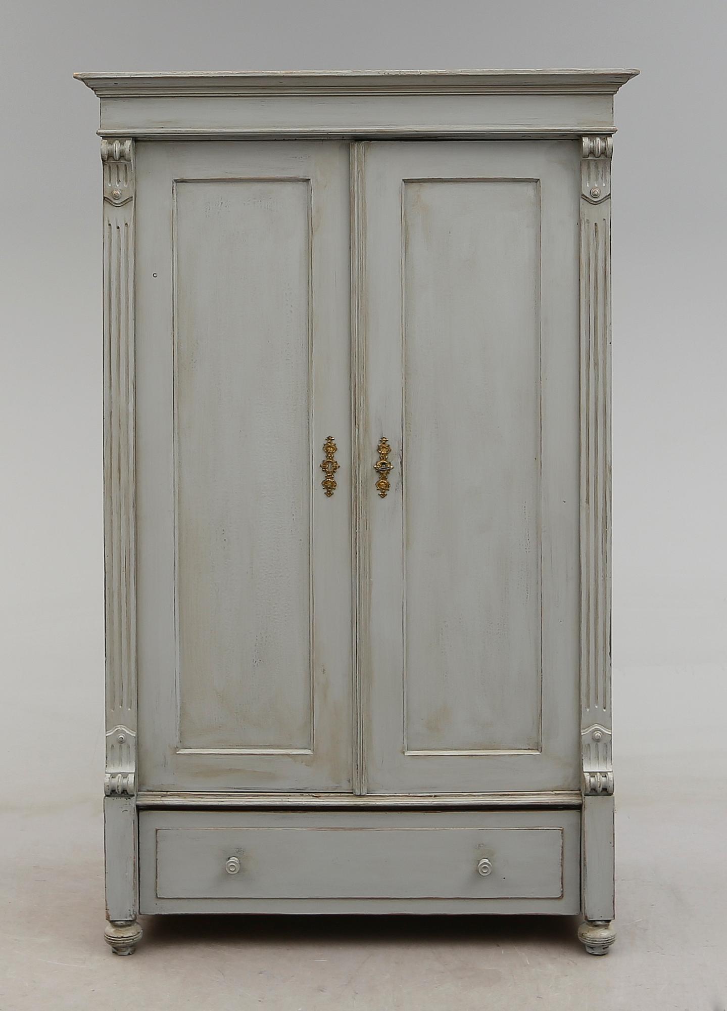 KLÄDSKÅP, 1800-talets slut.