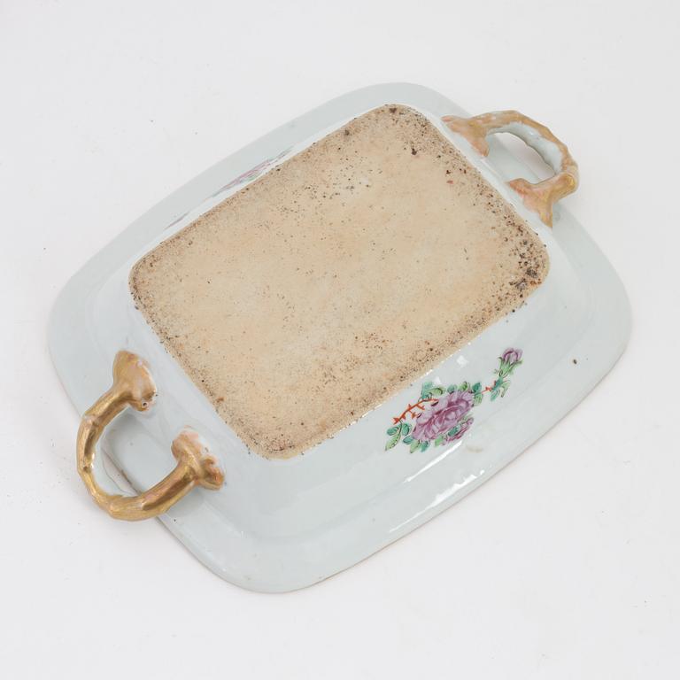 A Chinese dish with cover and a teapot, Canton, 19th Century.