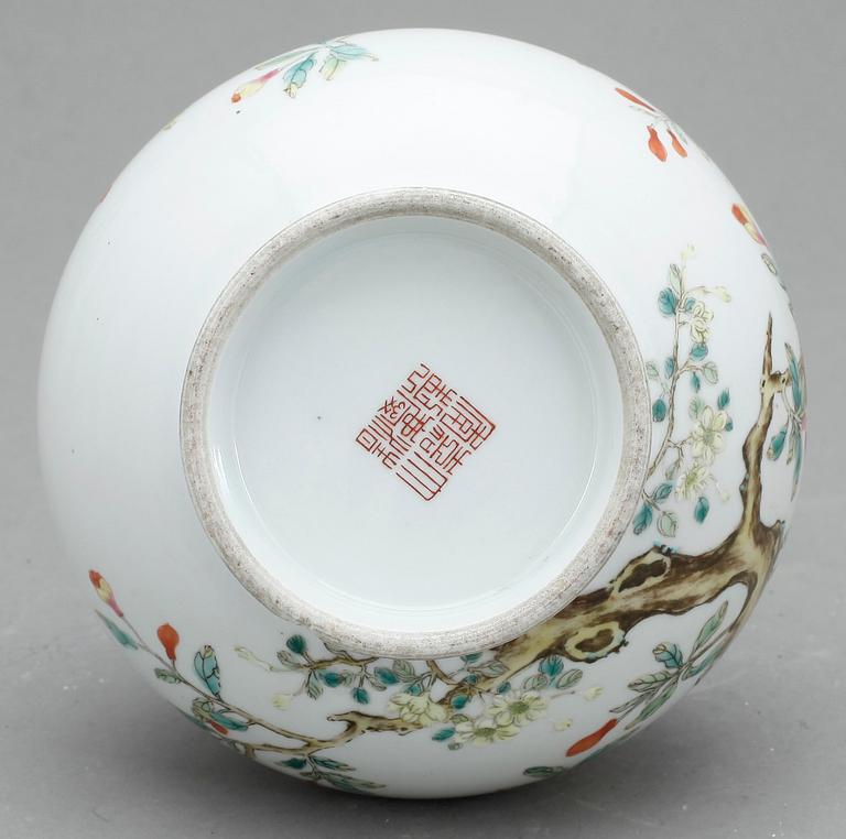 VAS, porslin, Kina, Qing dynastin.