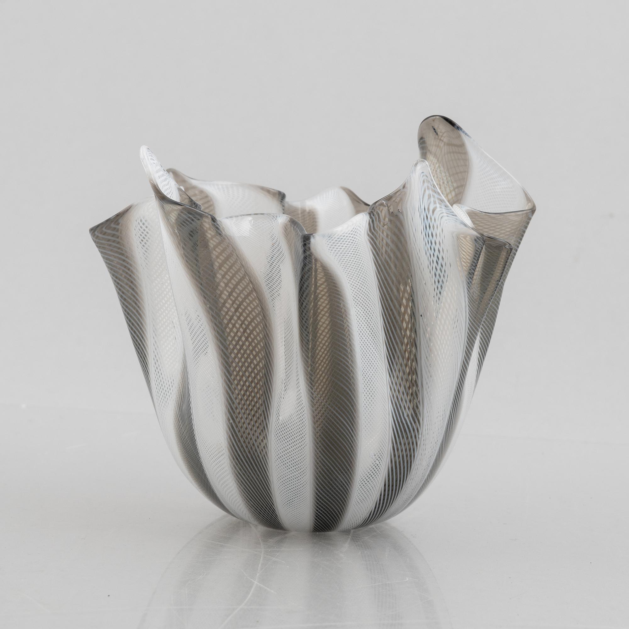 Fulvio Bianconi & Paolo Venini, a glass bowl, 'Fazzoletto', Venini, Murano, Italy.