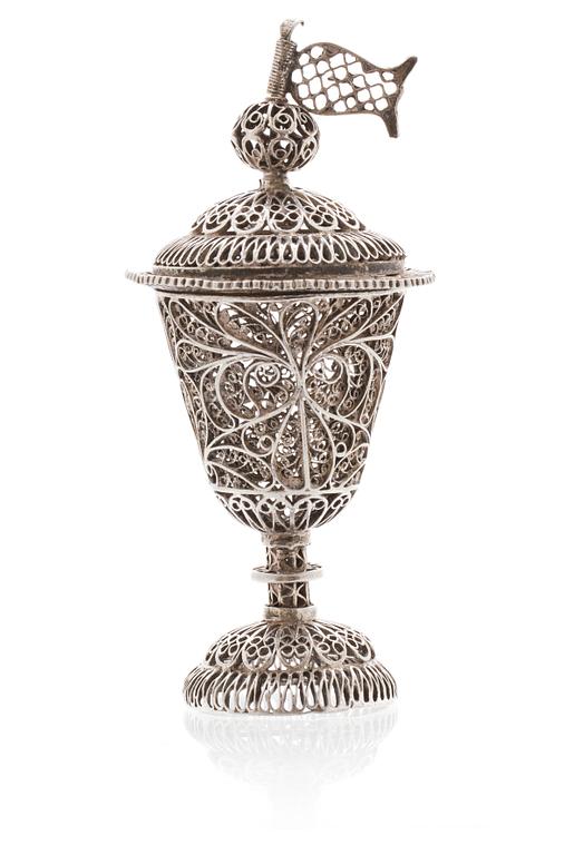 LUKTDOSA, silver, filigranarbete, Ryssland, 1800-tal. Vikt ca 46 gram.