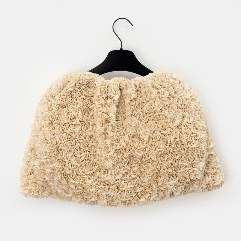 Giambattista Valli, a cream silk stole, Italian size 42/S.