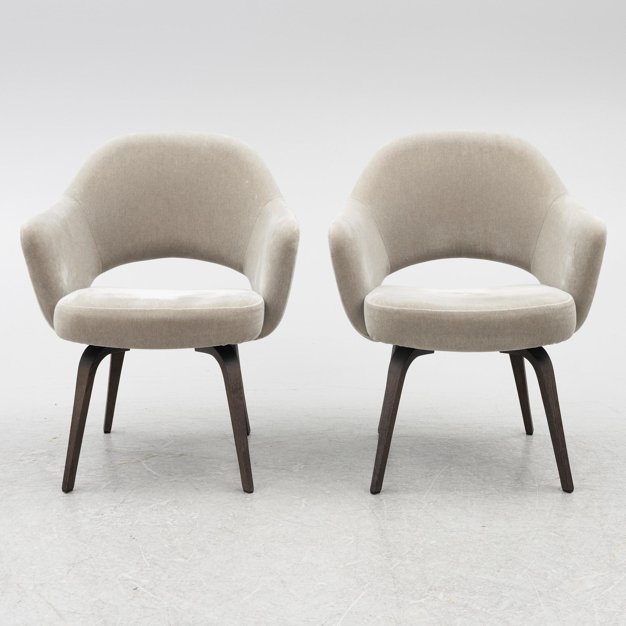 Eero Saarinen, chairs, a pair, "Executive Side Chair", Knoll, 21st century.