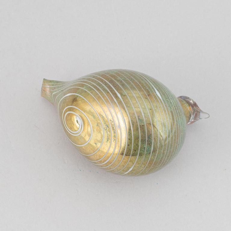 A glass bird by Oiva Toikka, Nuutajärvi, Finland, Signed.
