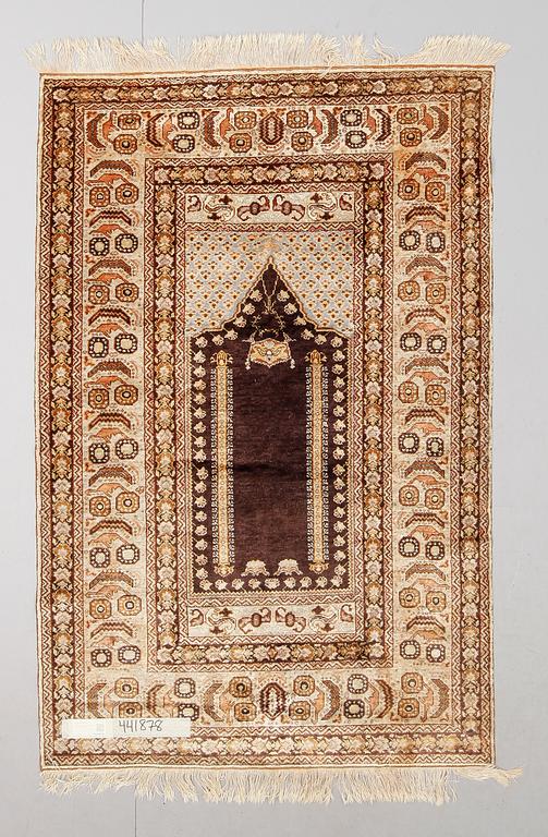 MATTA, orient, silkeinslag, old. 185 x 121 cm.