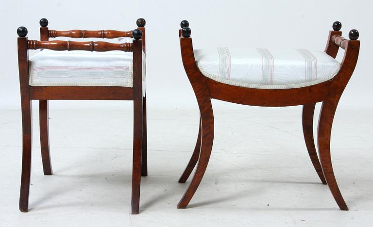 BANKETTER, ett par, Karl Johan, 1800-talets andra kvartal.