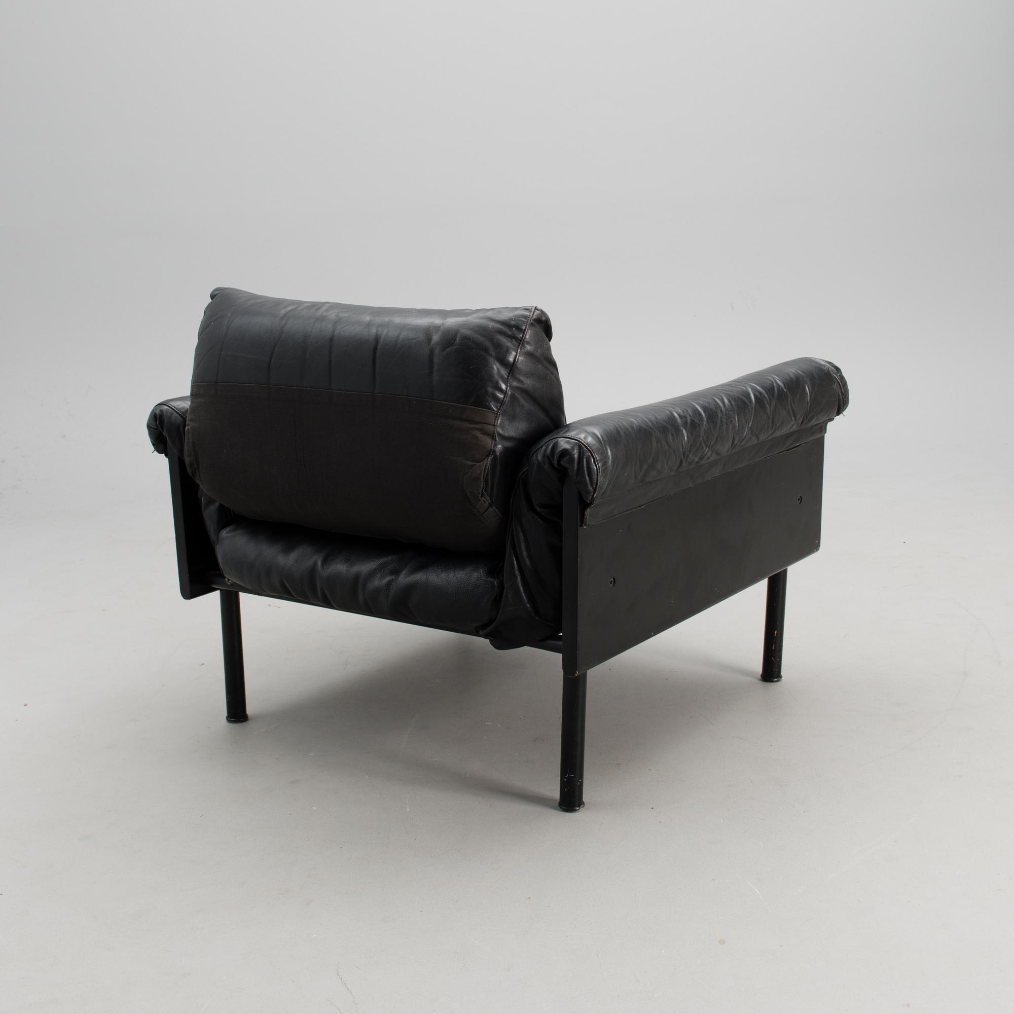 YRJÖ KUKKAPURO, sohva ja nojatuolipari, "Ateljee" 1900-luvun loppu.