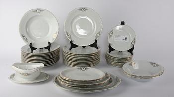 MATSERVIS, c:a 45 delar, porslin, "Victoria", Tjeckoslovakien.