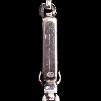 HALSBAND, 18 k vitguld, 1900-talets mitt. Vikt ca 10 gr.