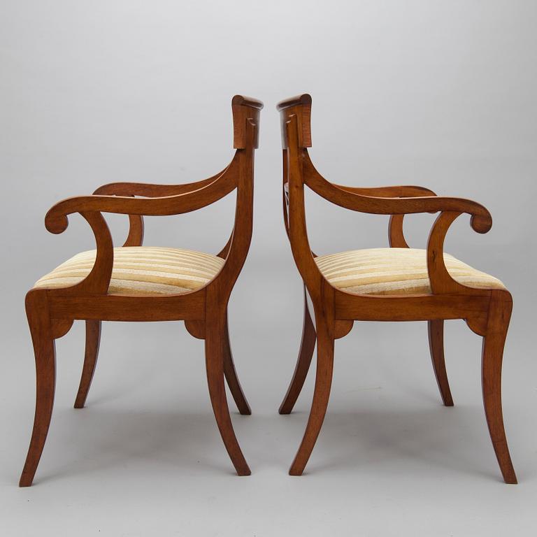 KARMSTOLAR, ett par, biedermeierstil, 1920-tal.