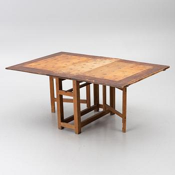 Drop-leaf table, 19th century.