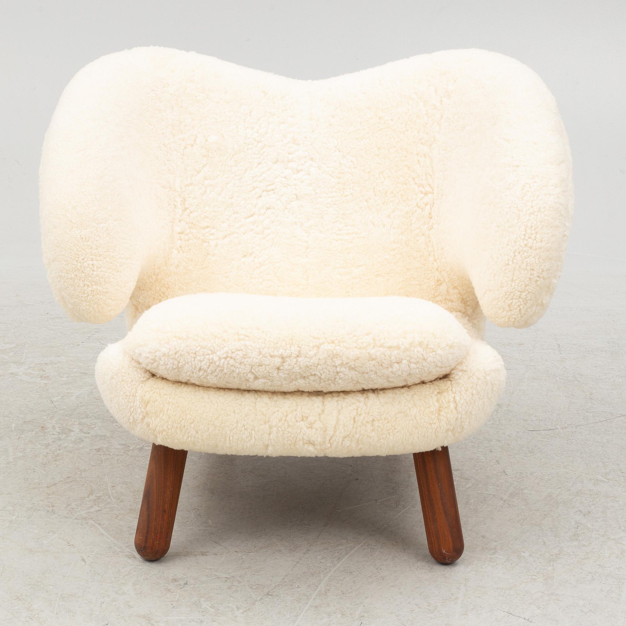 Finn Juhl, fåtölj, "Pelican Chair", House of Finn Juhl, Danmark.