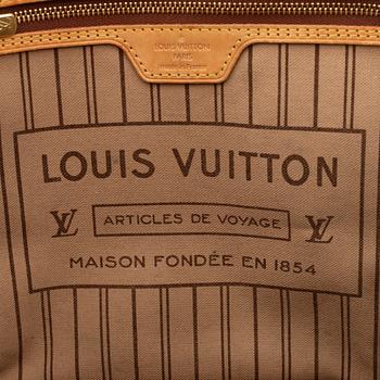 Louis Vuitton, a 'Neverfull MM' handbag, 2015.