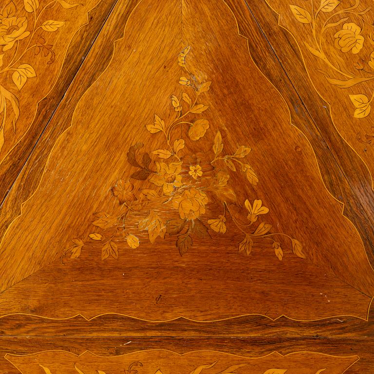 Two matched dropleaf tables, Louis XV style from around the year 1900.