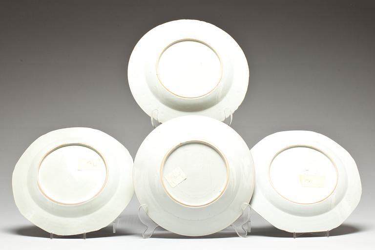 TALLRIKAR, 2+1+1. Porslin, Kina Qianlong(1736-95).