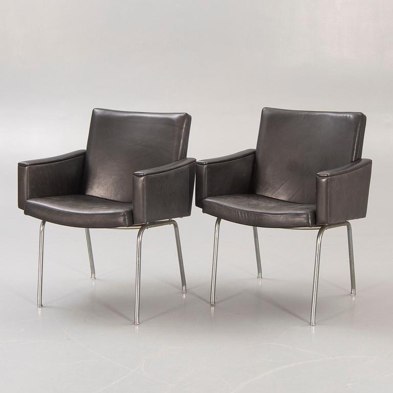 Hans J Wegner, a pair of AP 58/Kastrup chair, armchairs.