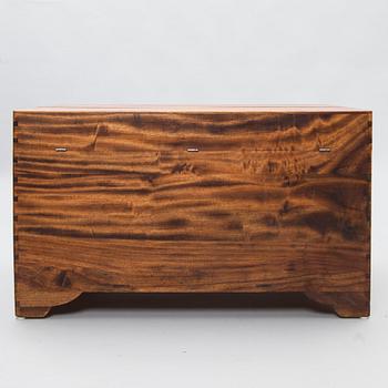 KAMFERKISTA, 1900-talets senare hälft.