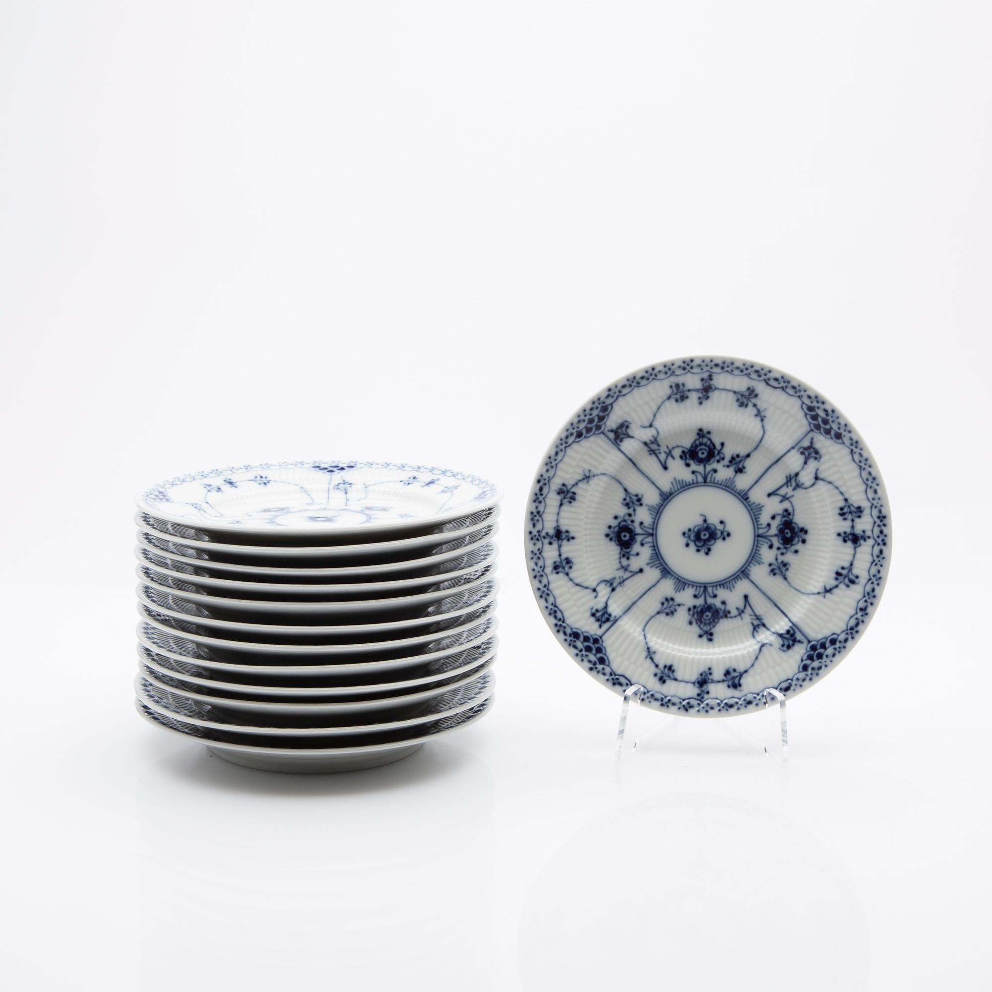 Royal Copenhagen, servisdelar, 26 delar, porslin, "Musselmalet", Danmark.