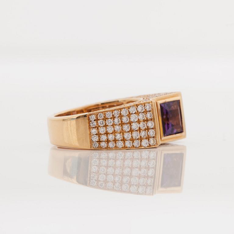 RING med ametist samt diamanter totalt cirka 2.55 ct.