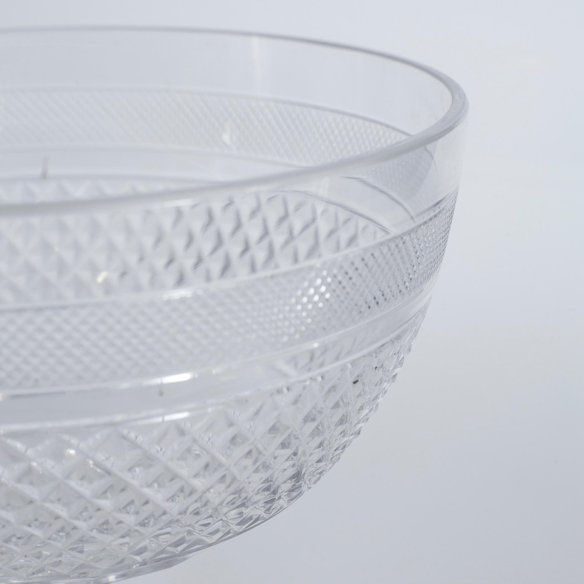 Four glass bowls on foot, "Kent", by Elis Bergh for Kosta, second half of the 20th century.