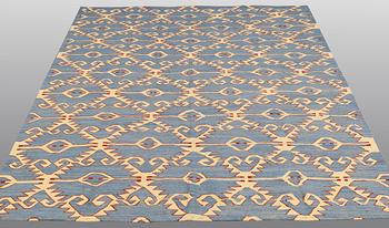 CARPET, flat weave, ca 234 x 186 cm.