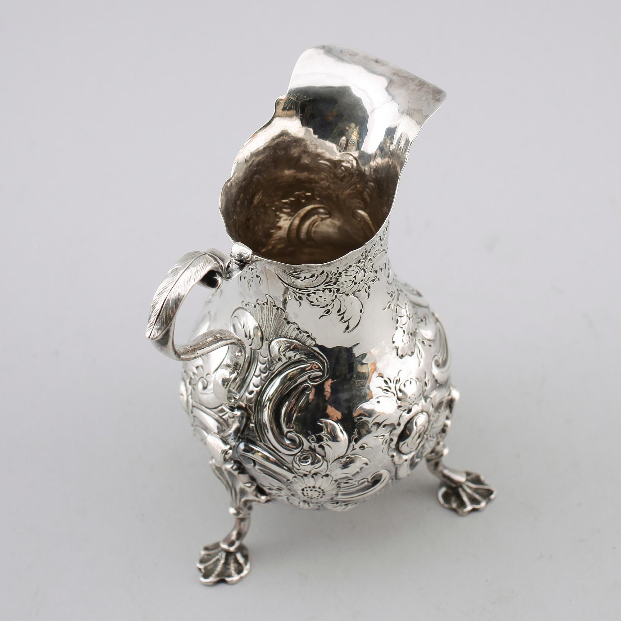 GRÄDDKANNA, silver, London 1799. Vikt ca 169 gram.