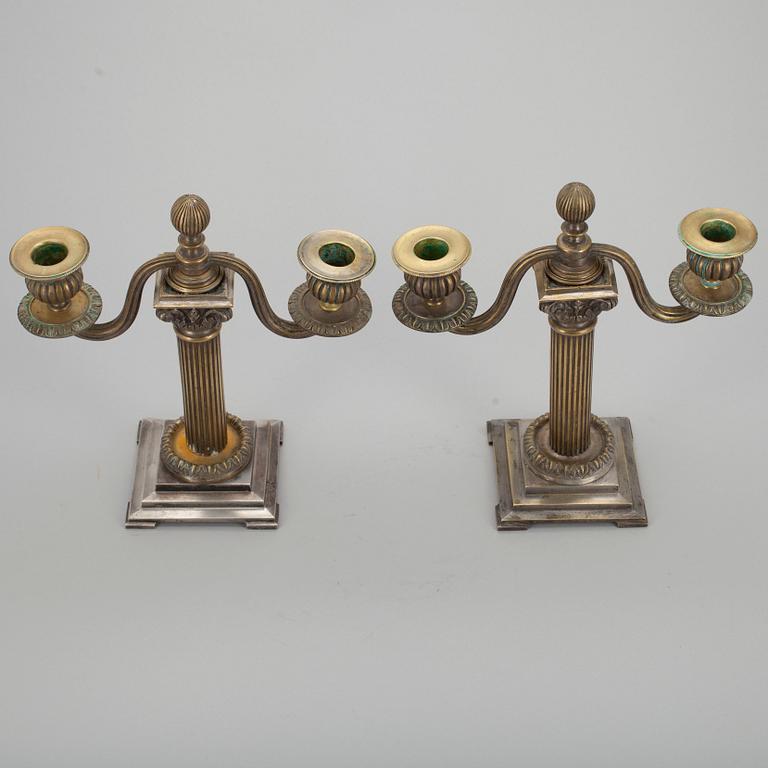 KANDELABRAR, ett par, försilvrad mässing, Ryssland 1900-talets början.