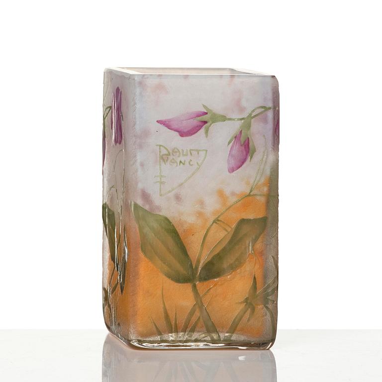 Daum Frères, a set of two Art Nouveau cameo glass vases, Nancy, France.