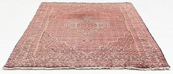 An oriental carpet, ca 293 x 196 cm.