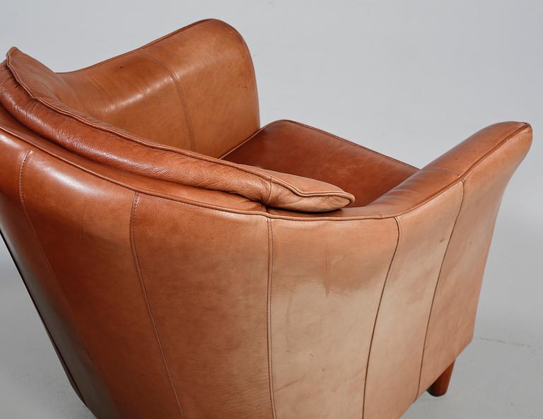 FÅTÖLJER, ett par, omkring år 2000.