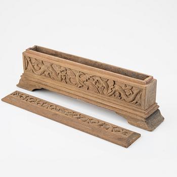 A group of Indonesian objects, 20th Century (6 pieces).