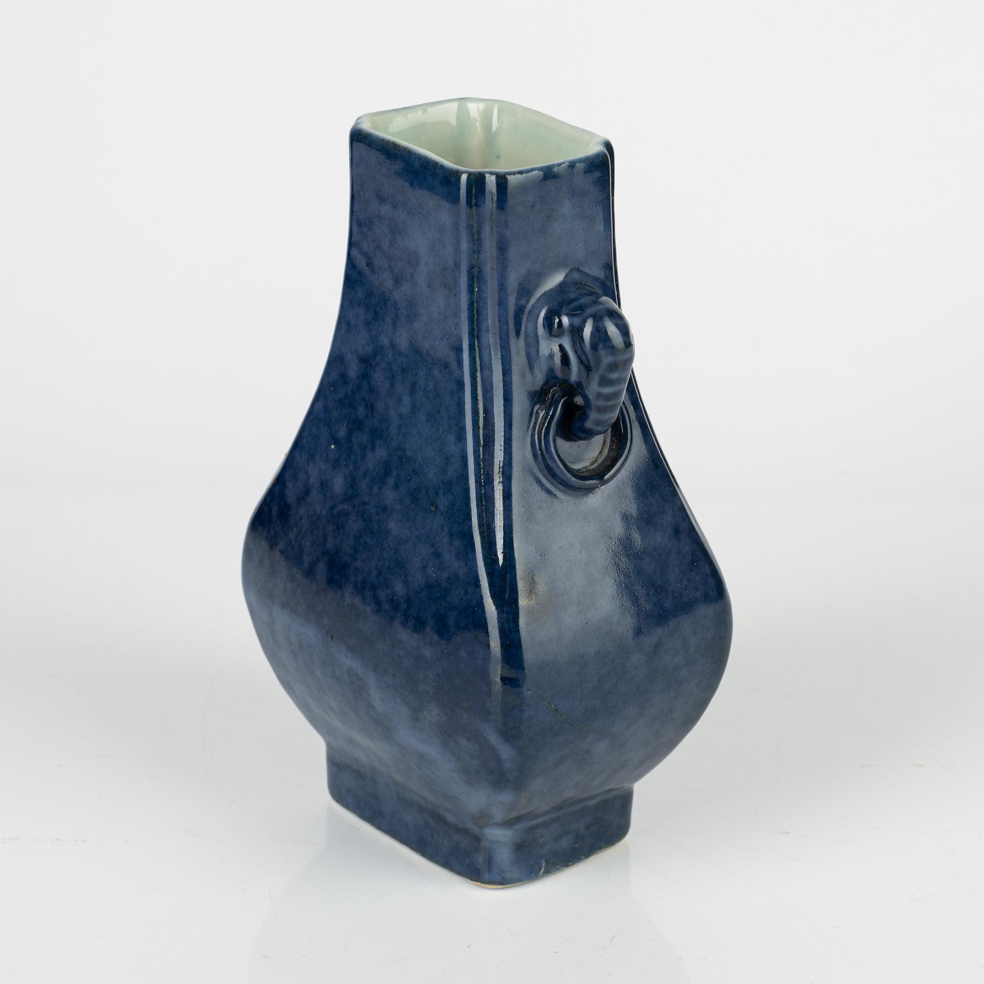 A powder blue elephant vase. Qing dynasty.