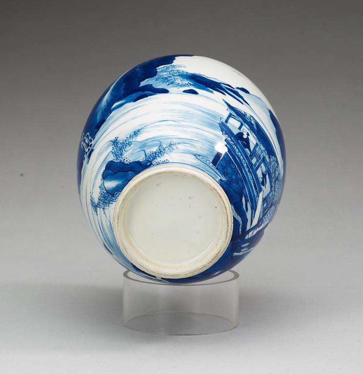 A blue and white jar, Qing dynasty, Kangxi (1662-1722).