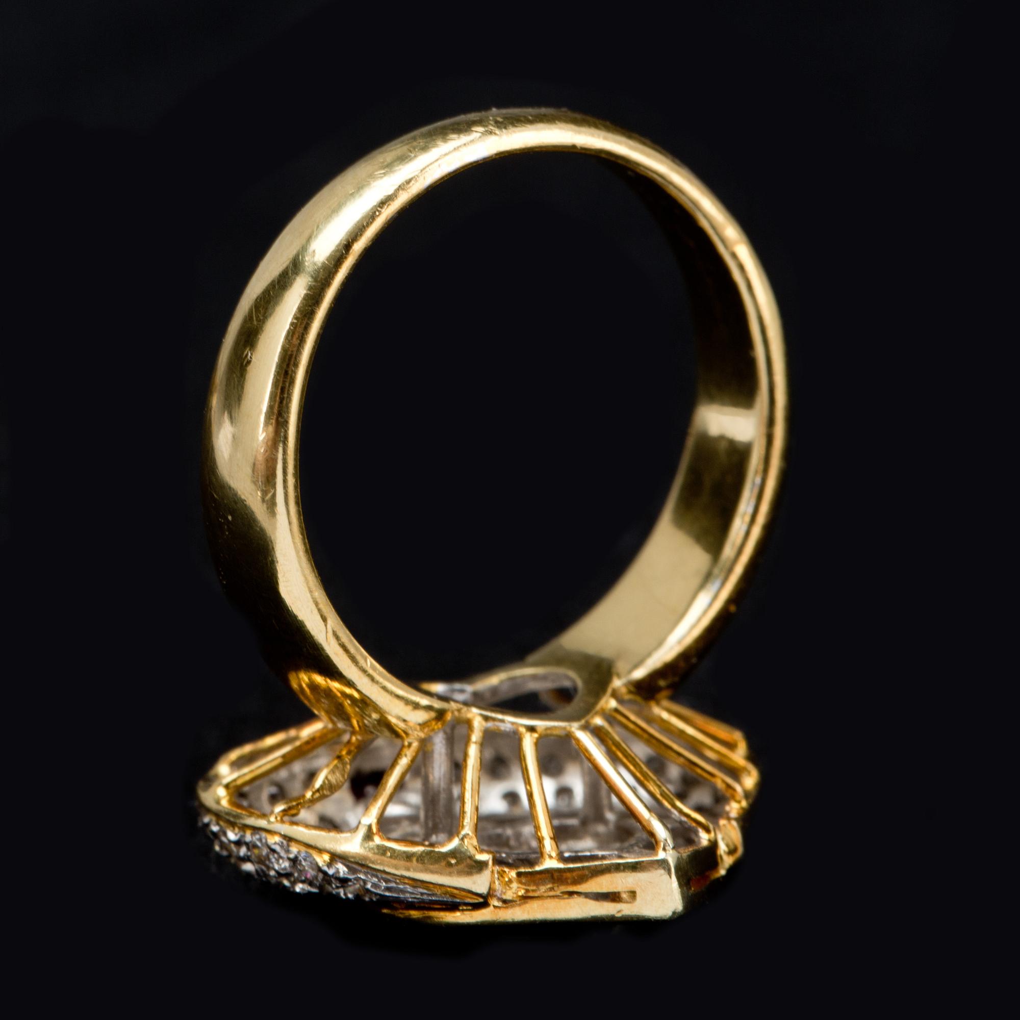 COLLIER samt RING, 18k guld besatta med små diamanter samt rubiner. Vikt tot ca 33 gram.