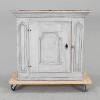 HÄNGSKÅP, allmoge, Hälsingland, 1700-tal.