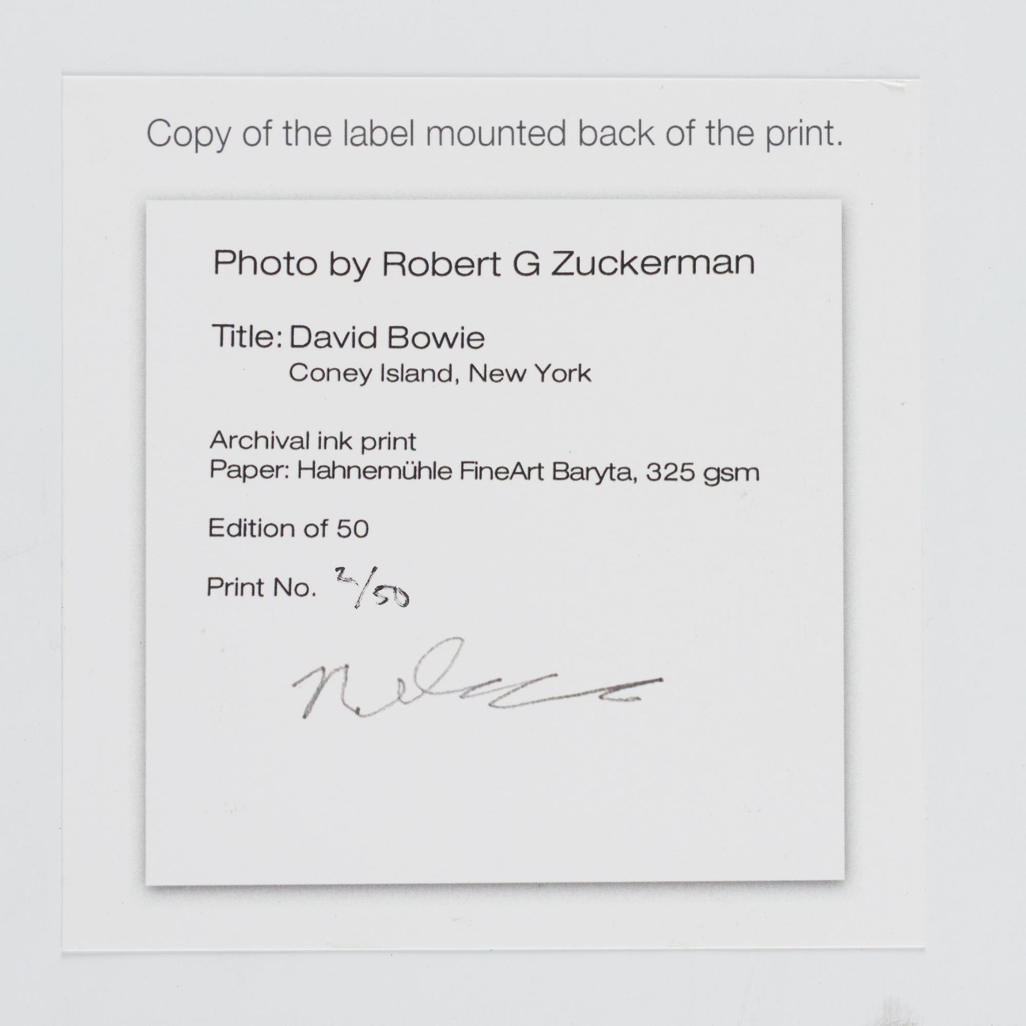 Robert Zuckerman, "David Bowie, Coney Island, New York", 1990.