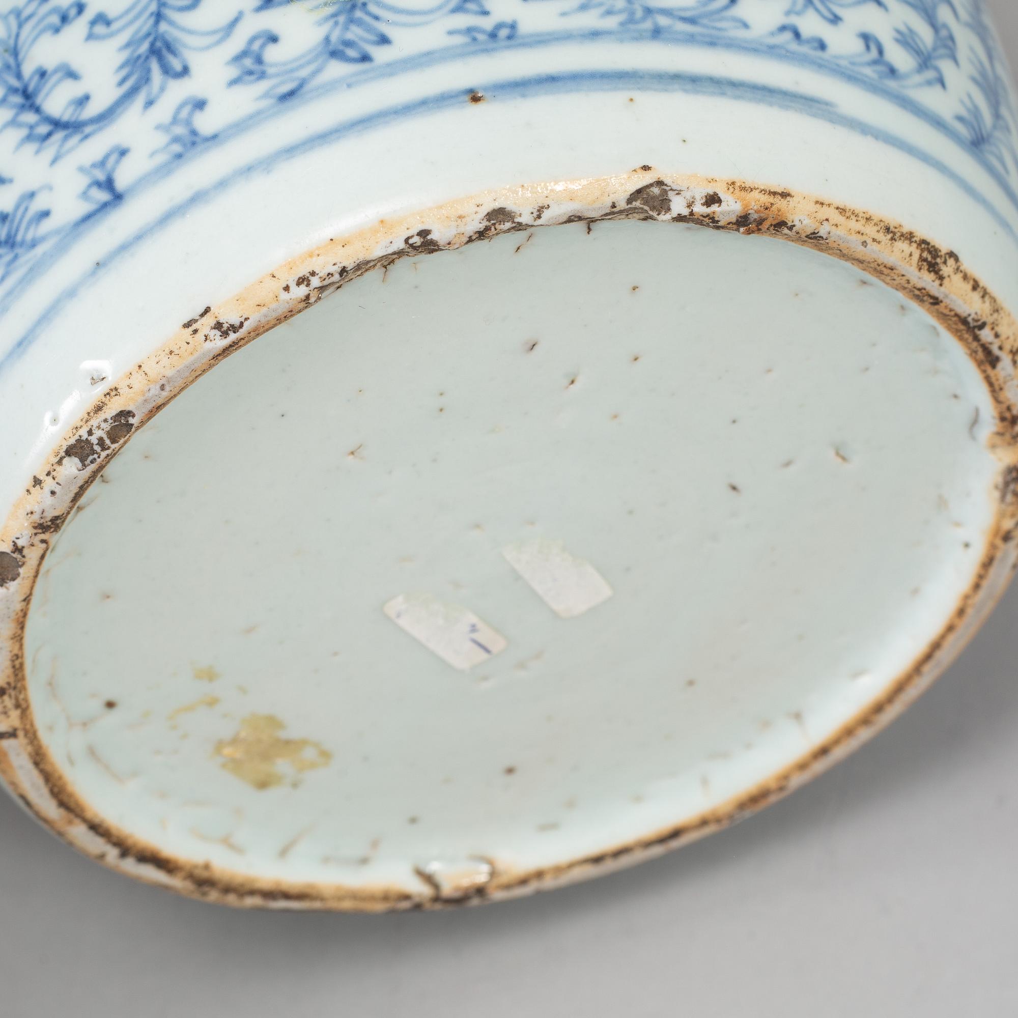 Two blue and white jars, Qing dynasty, 19th Century.