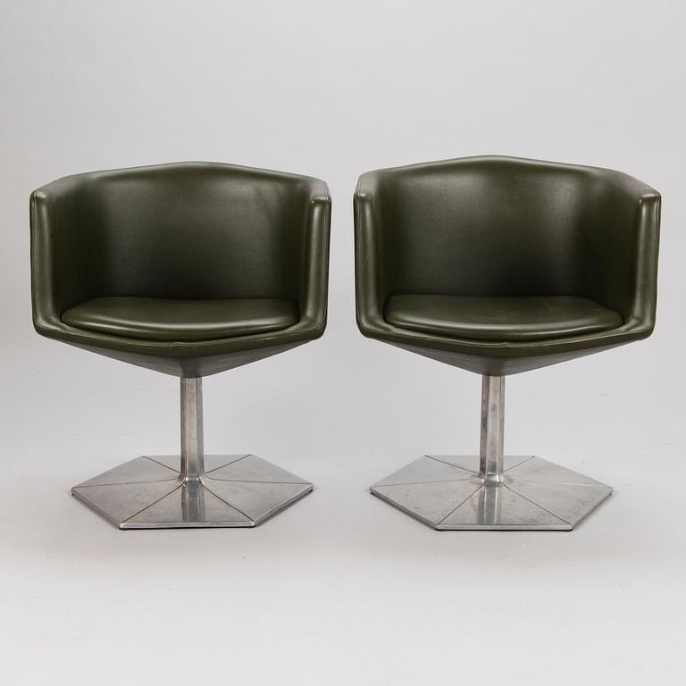 VOITTO HAAPALAINEN, a pair of 1970s 'Prisma' armchairs for Martela.